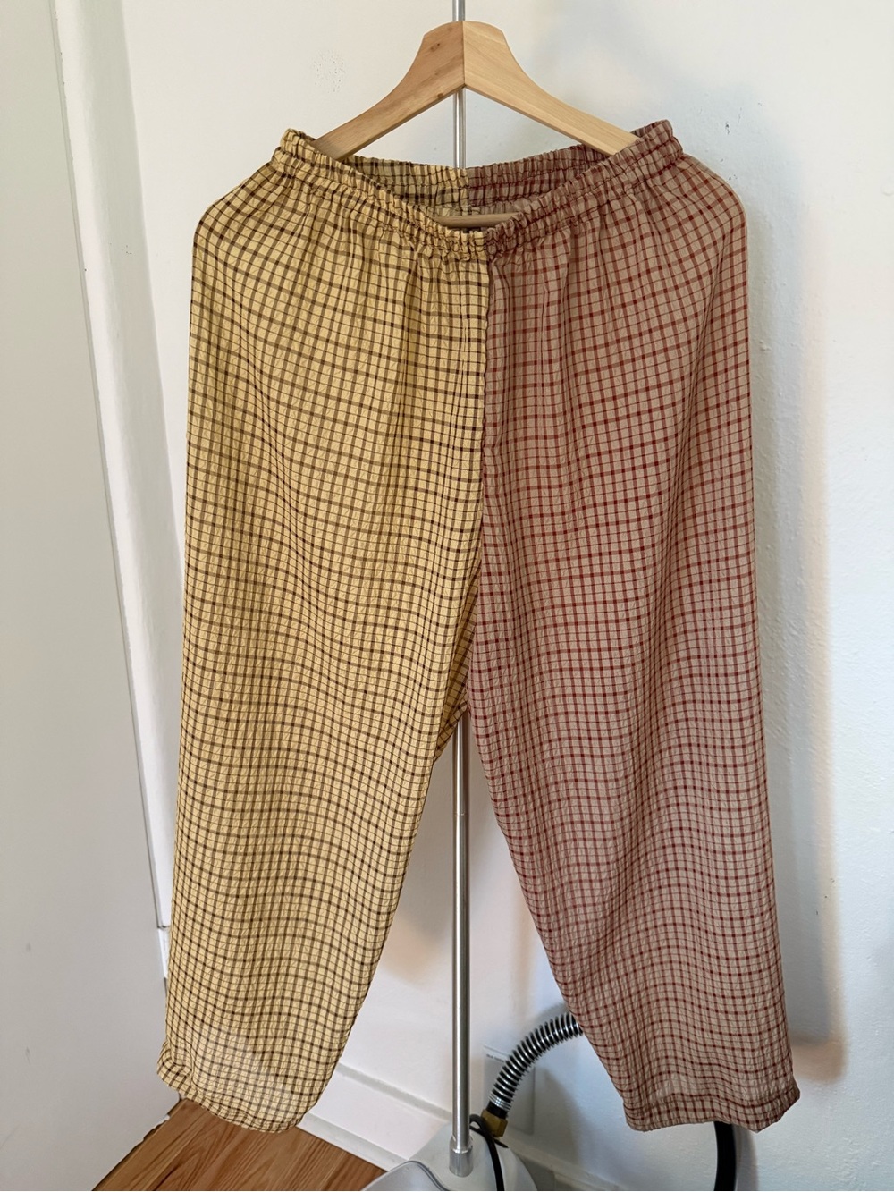 Beklina Basic Pant S/M Two-Tone Checked Elastic Waist Pants in Yellow & Rust